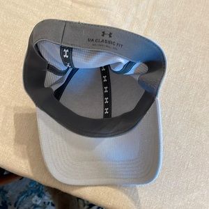Under Armour men’s hat size medium large